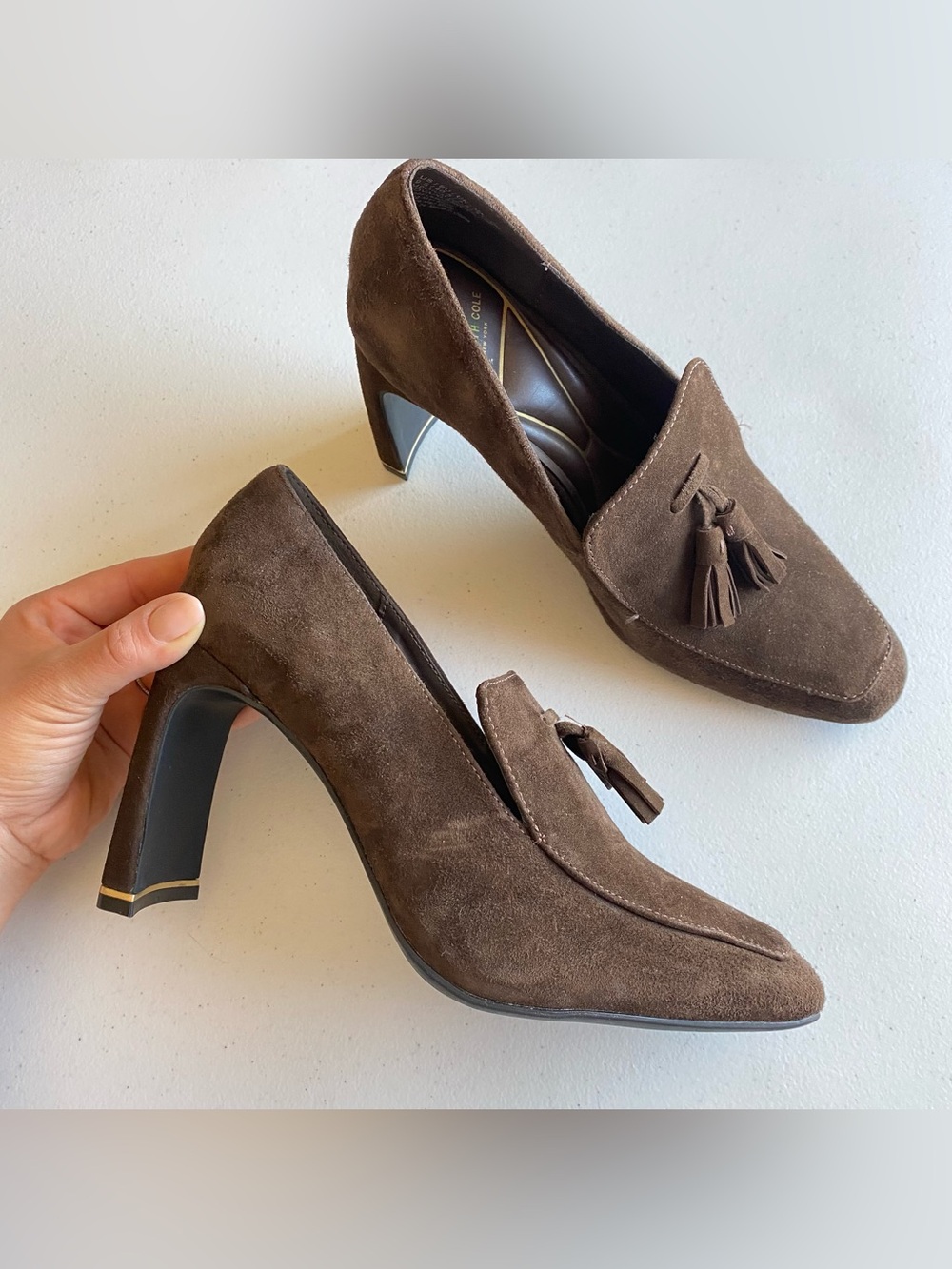 Kenneth Cole Size 9.5 Chocolate Brown Suede Leather Fringe Tassel Heeled Loafer